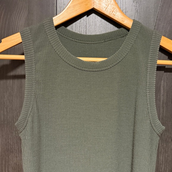 Woolx Raegan Ribbed Tank Top - Picture 2 of 5